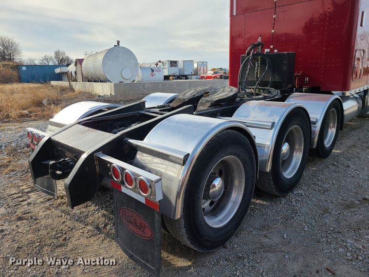 image for item GB9062 2009 Peterbilt 389  semi truck