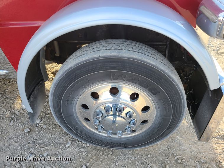 image for item GB9062 2009 Peterbilt 389  semi truck