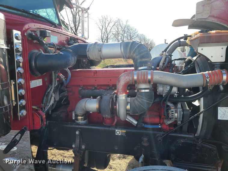 image for item GB9062 2009 Peterbilt 389  semi truck