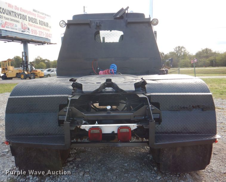 image for item HT9487 2001 Kenworth T300  semi truck