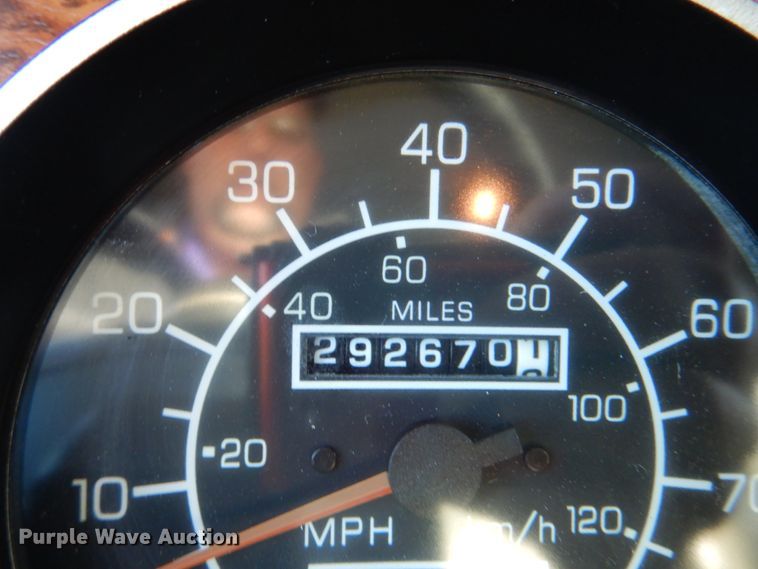 image for item HT9487 2001 Kenworth T300  semi truck