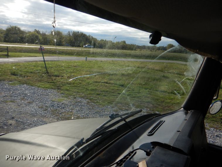 image for item HT9487 2001 Kenworth T300  semi truck