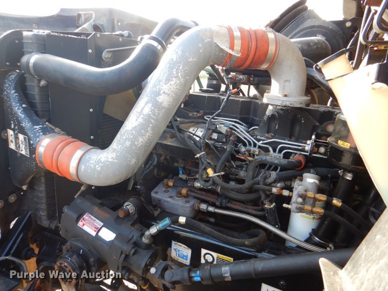 image for item HT9487 2001 Kenworth T300  semi truck