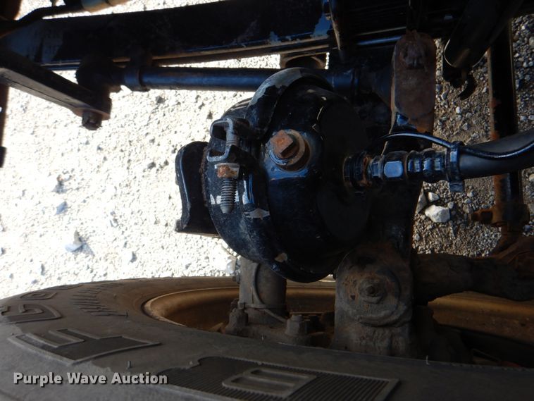 image for item HT9487 2001 Kenworth T300  semi truck