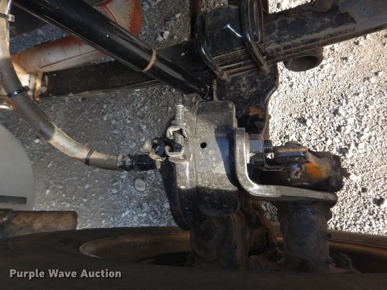 image for item HT9487 2001 Kenworth T300  semi truck