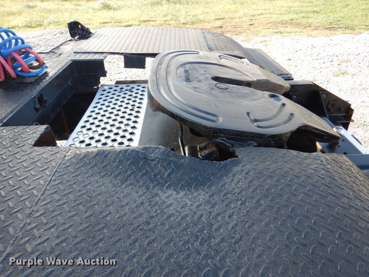 image for item HT9487 2001 Kenworth T300  semi truck