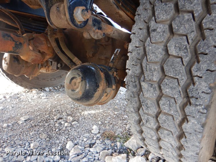 image for item HT9487 2001 Kenworth T300  semi truck