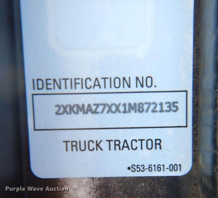 image for item HT9487 2001 Kenworth T300  semi truck