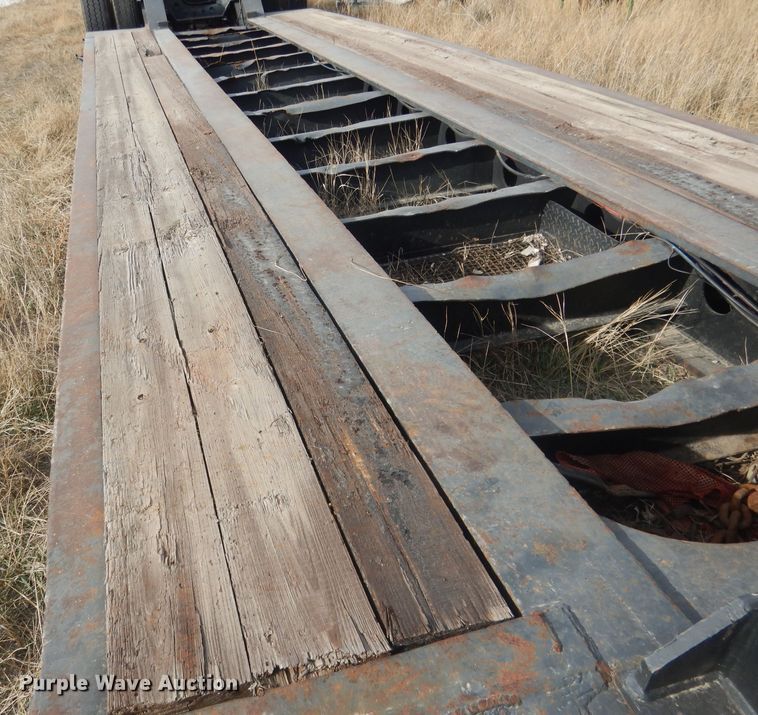 image for item HU9360 1995 Fontaine TRILB  lowboy equipment trailer