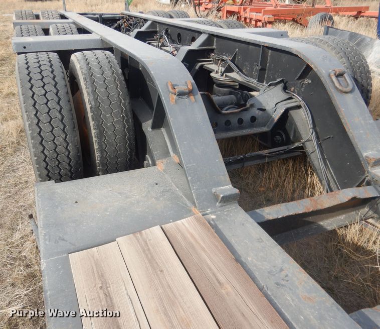 image for item HU9360 1995 Fontaine TRILB  lowboy equipment trailer