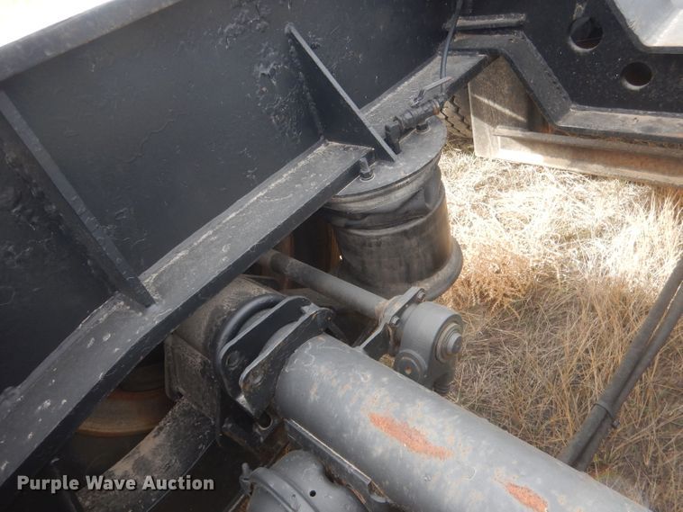 image for item HU9360 1995 Fontaine TRILB  lowboy equipment trailer