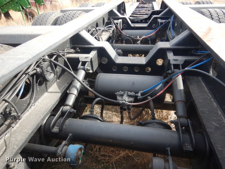 image for item HU9360 1995 Fontaine TRILB  lowboy equipment trailer