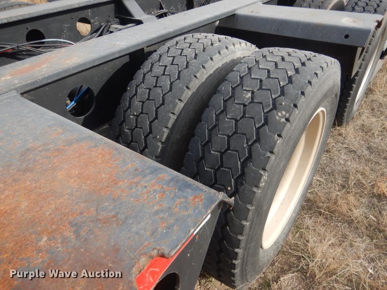 image for item HU9360 1995 Fontaine TRILB  lowboy equipment trailer