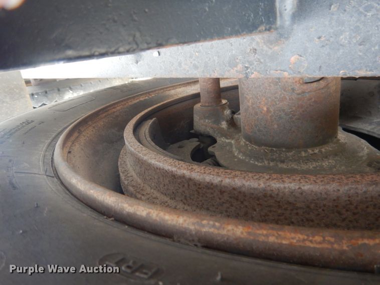 image for item HU9360 1995 Fontaine TRILB  lowboy equipment trailer