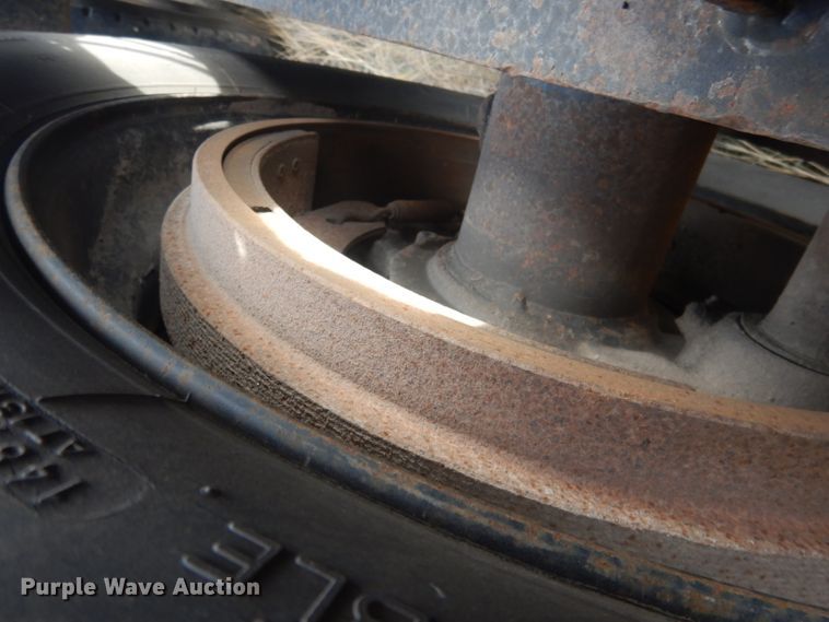 image for item HU9360 1995 Fontaine TRILB  lowboy equipment trailer