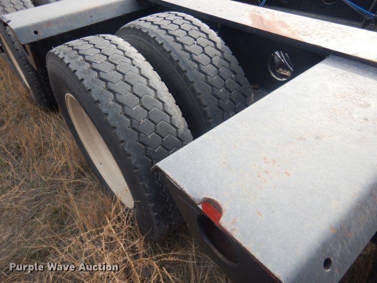 image for item HU9360 1995 Fontaine TRILB  lowboy equipment trailer