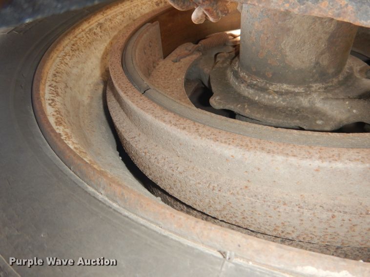 image for item HU9360 1995 Fontaine TRILB  lowboy equipment trailer