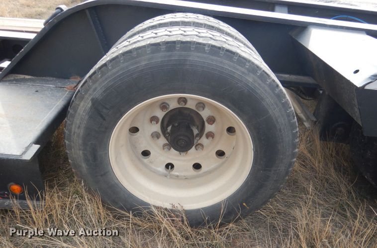 image for item HU9360 1995 Fontaine TRILB  lowboy equipment trailer