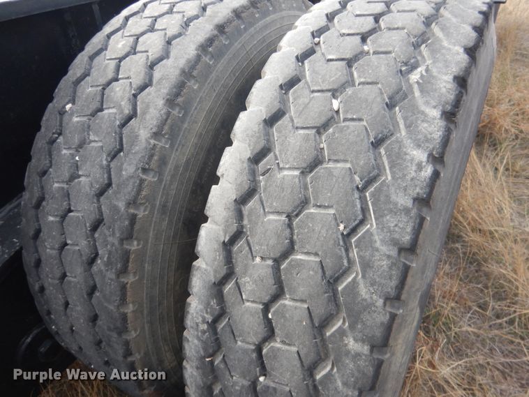 image for item HU9360 1995 Fontaine TRILB  lowboy equipment trailer