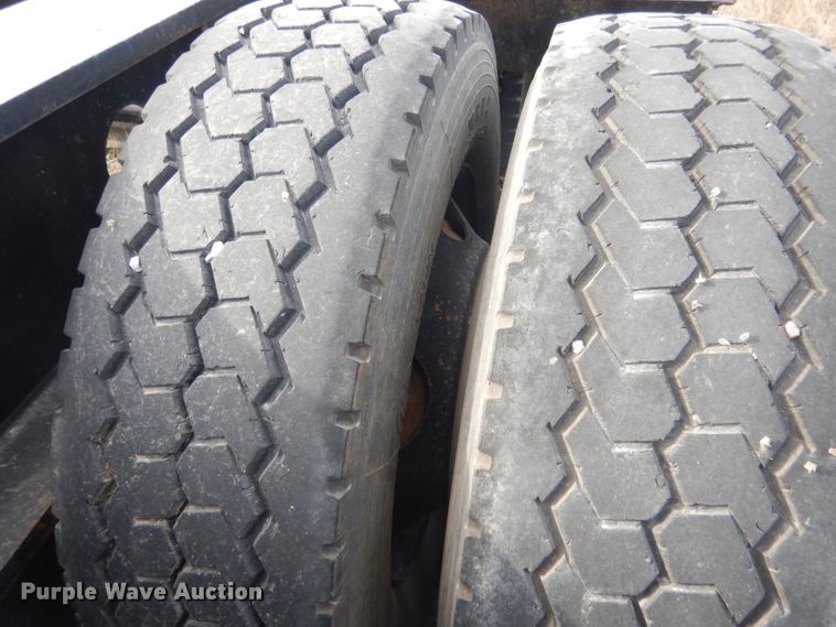 image for item HU9360 1995 Fontaine TRILB  lowboy equipment trailer