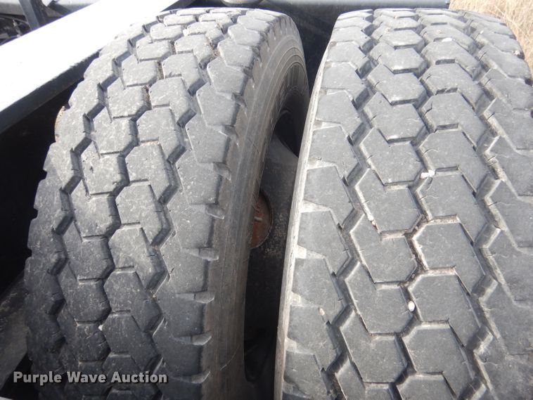 image for item HU9360 1995 Fontaine TRILB  lowboy equipment trailer