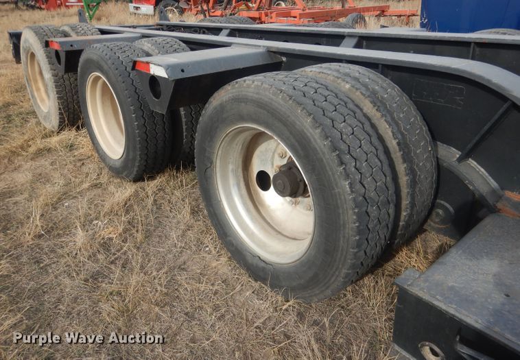 image for item HU9360 1995 Fontaine TRILB  lowboy equipment trailer