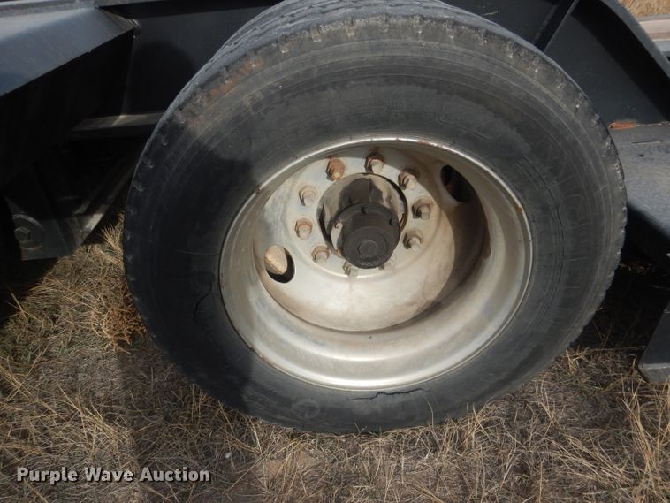 image for item HU9360 1995 Fontaine TRILB  lowboy equipment trailer