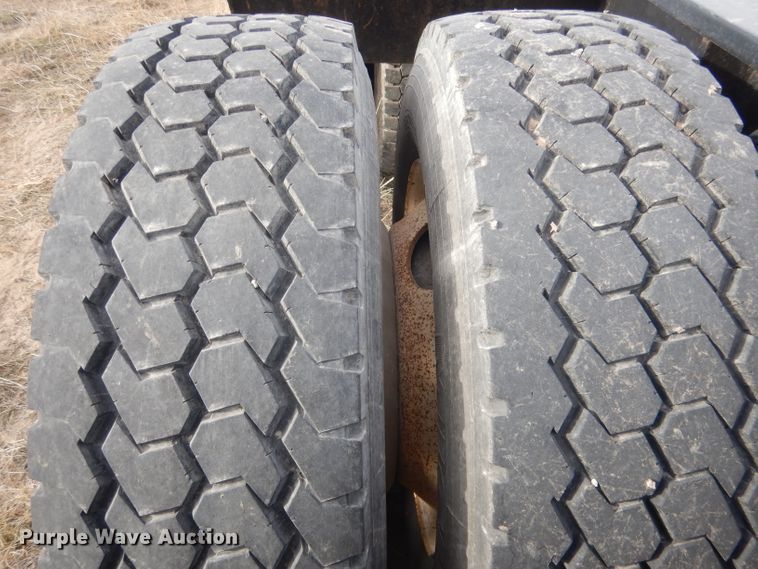 image for item HU9360 1995 Fontaine TRILB  lowboy equipment trailer