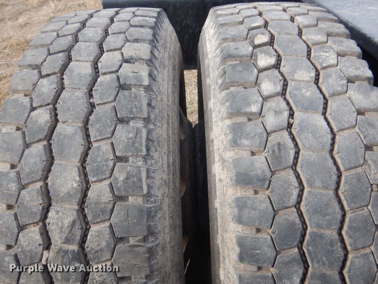 image for item HU9360 1995 Fontaine TRILB  lowboy equipment trailer