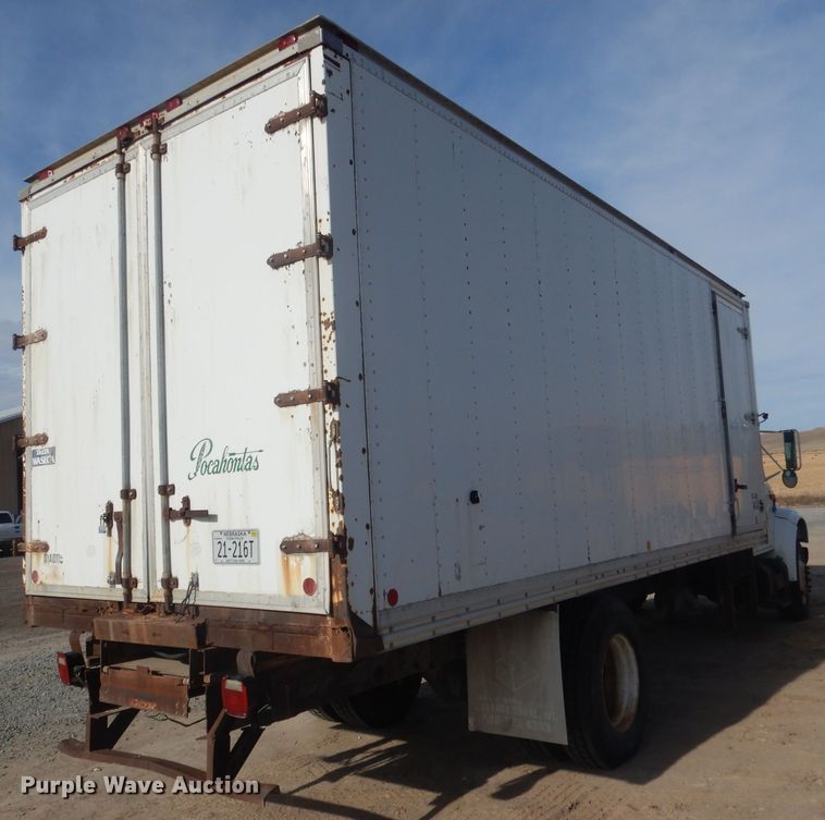 image for item HU9362 2000 International 4900  box truck
