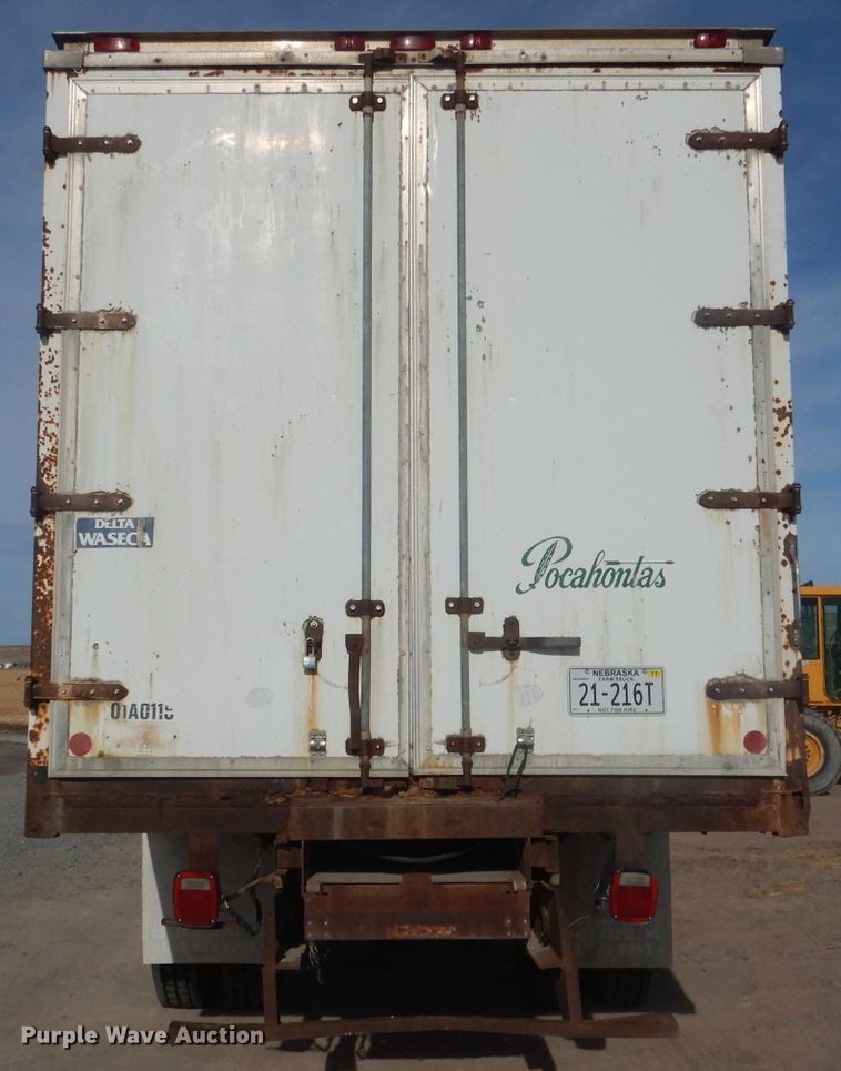 image for item HU9362 2000 International 4900  box truck