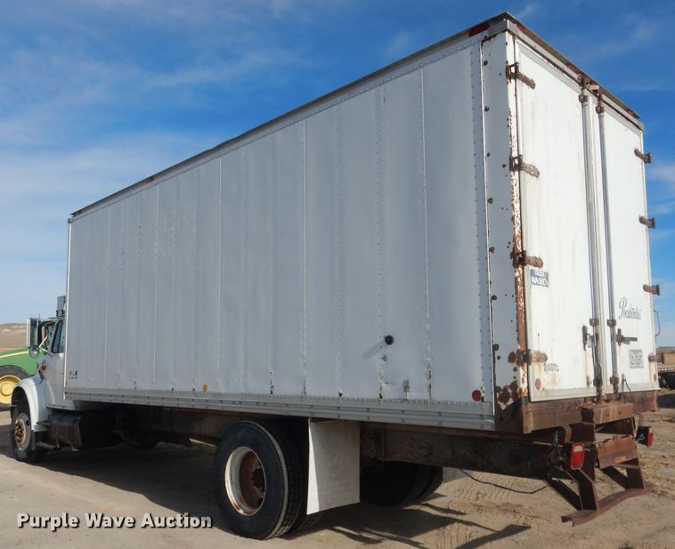 image for item HU9362 2000 International 4900  box truck