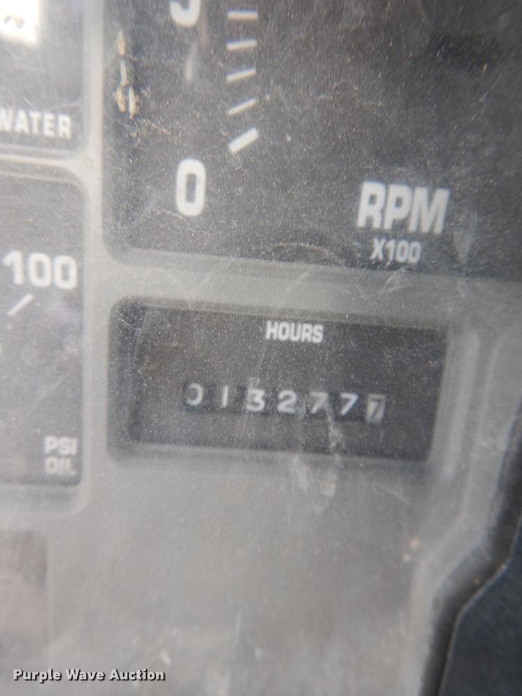 image for item HU9362 2000 International 4900  box truck