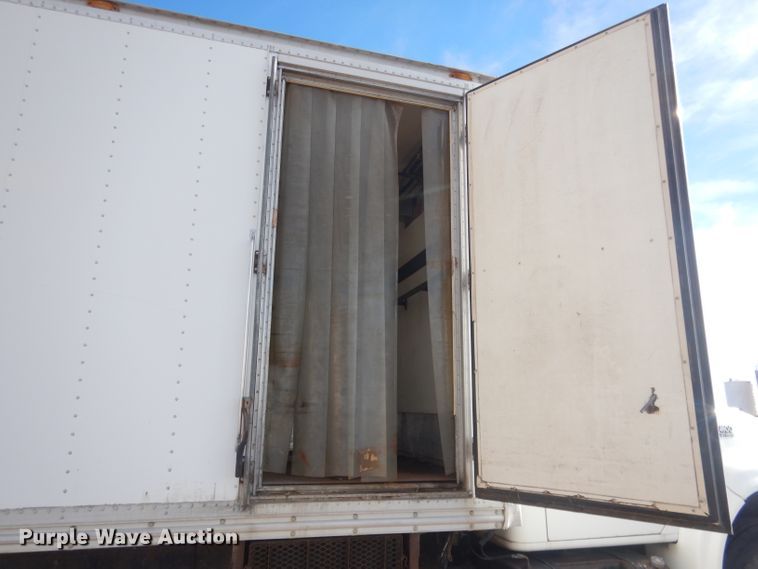 image for item HU9362 2000 International 4900  box truck