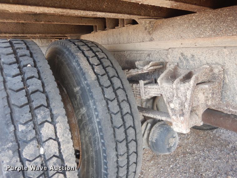 image for item HU9362 2000 International 4900  box truck