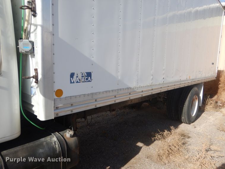 image for item HU9362 2000 International 4900  box truck