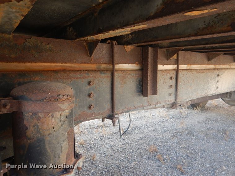 image for item HU9362 2000 International 4900  box truck