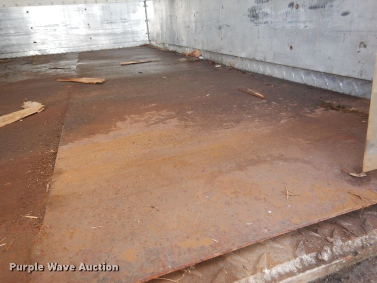 image for item HU9362 2000 International 4900  box truck