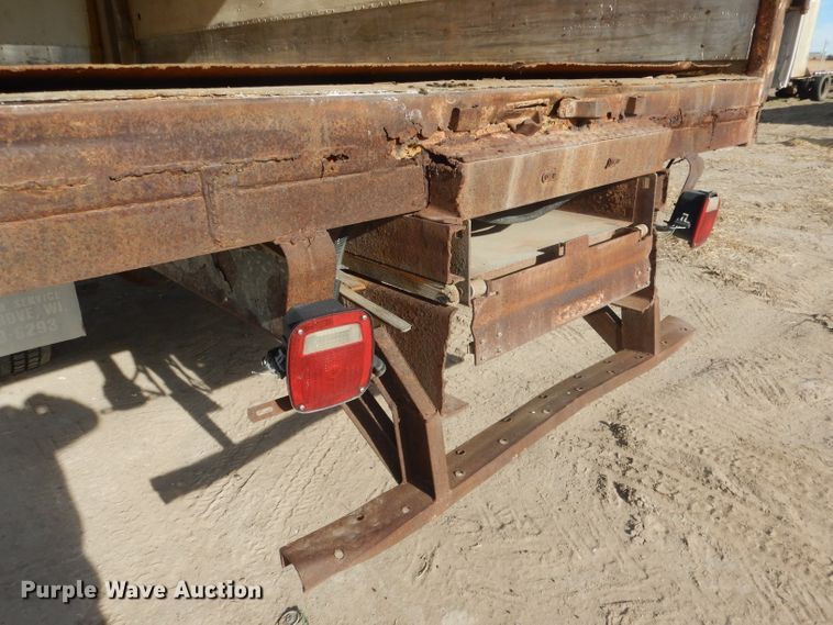 image for item HU9362 2000 International 4900  box truck