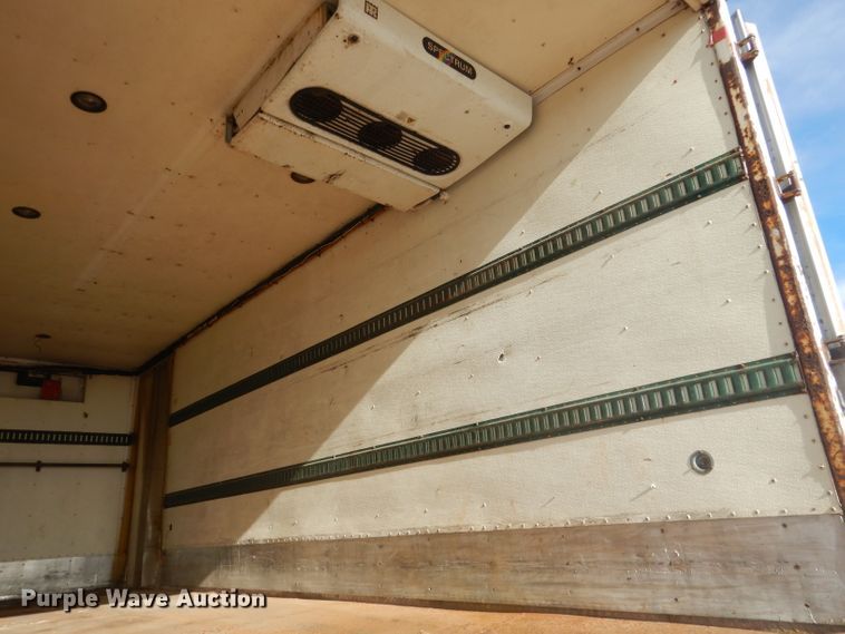 image for item HU9362 2000 International 4900  box truck