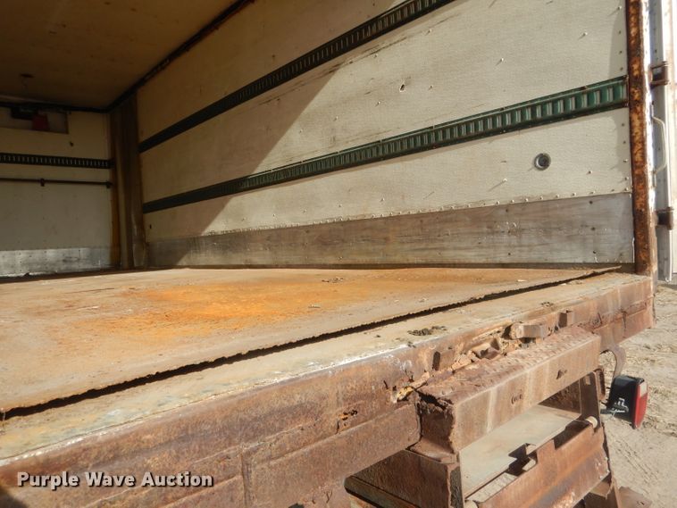 image for item HU9362 2000 International 4900  box truck