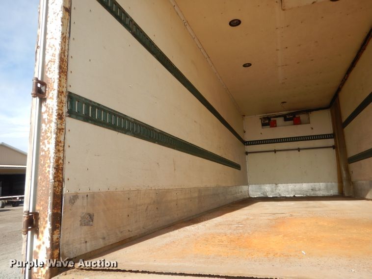 image for item HU9362 2000 International 4900  box truck