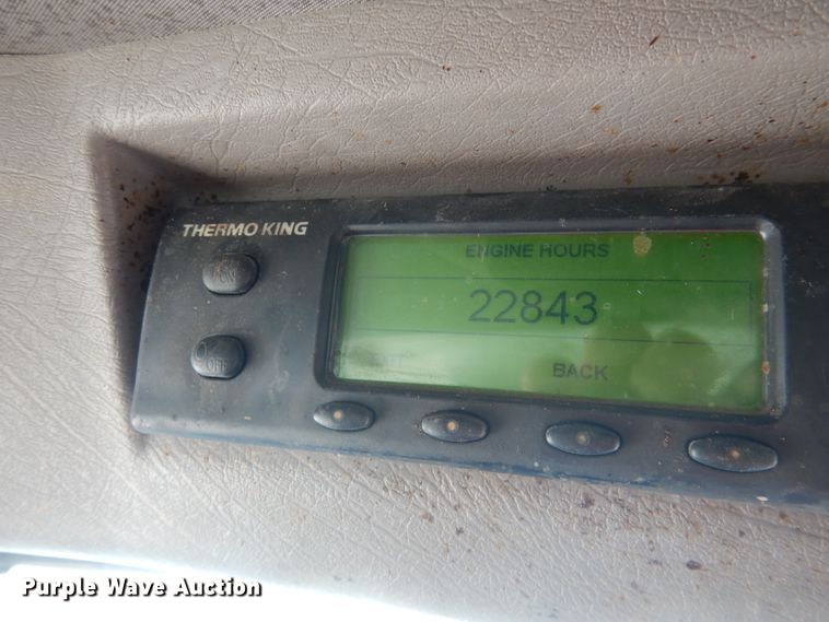 image for item HU9362 2000 International 4900  box truck