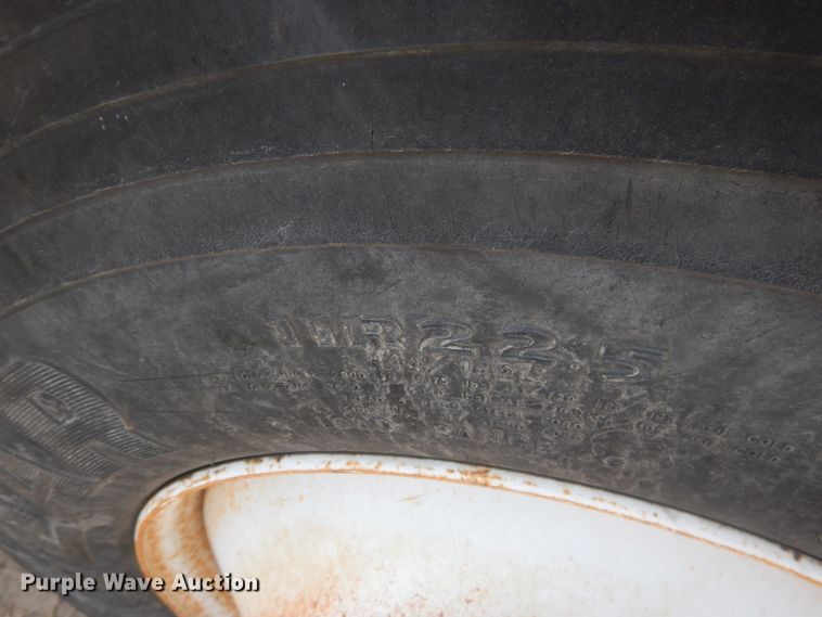 image for item HU9362 2000 International 4900  box truck