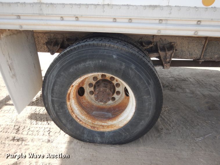 image for item HU9362 2000 International 4900  box truck