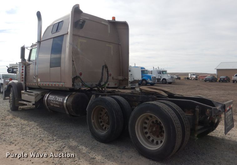 image for item HU9363 2001 Western Star 4900E  semi truck