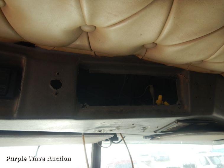 image for item HU9363 2001 Western Star 4900E  semi truck