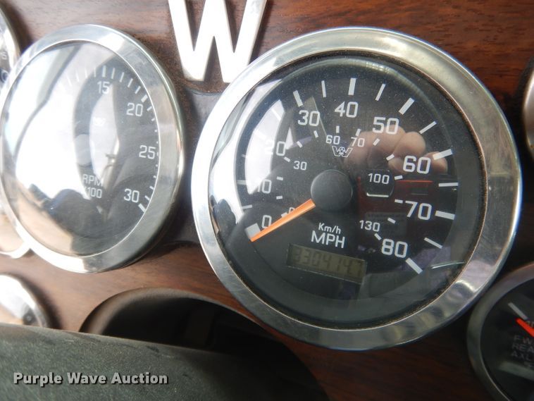 image for item HU9363 2001 Western Star 4900E  semi truck