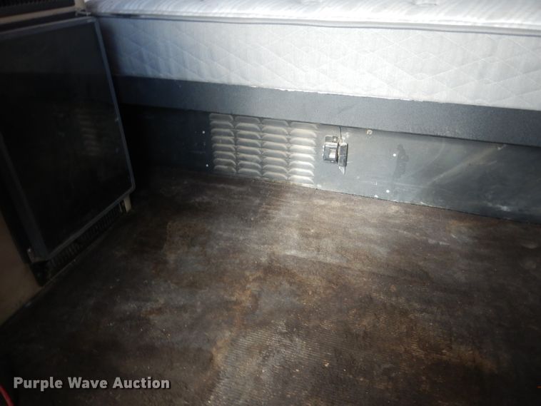 image for item HU9363 2001 Western Star 4900E  semi truck