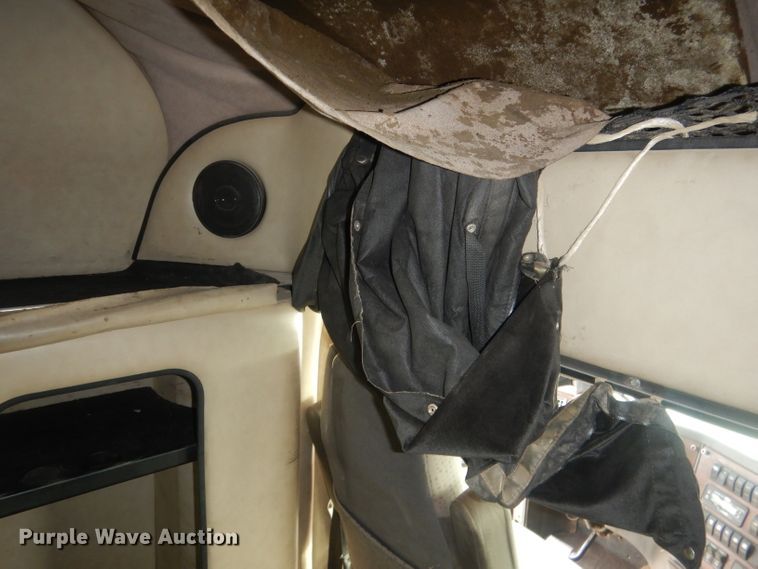 image for item HU9363 2001 Western Star 4900E  semi truck